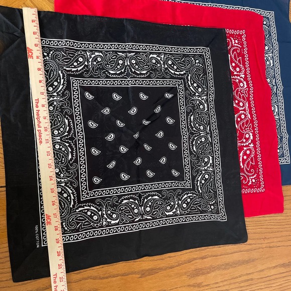 Bandanas set of 3 NWOT - Picture 3 of 3